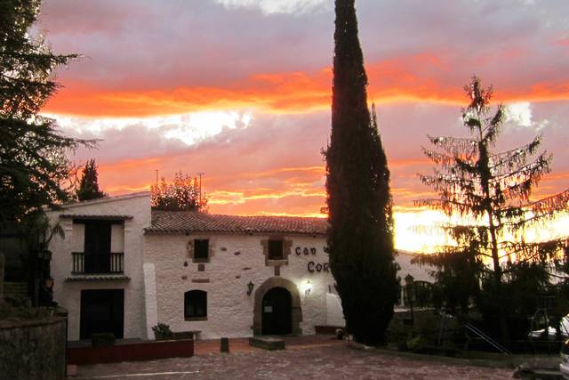 Can Cortes al atardecer