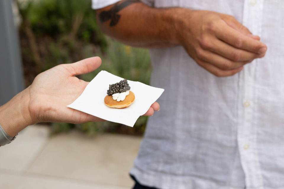 Roamming caviar service