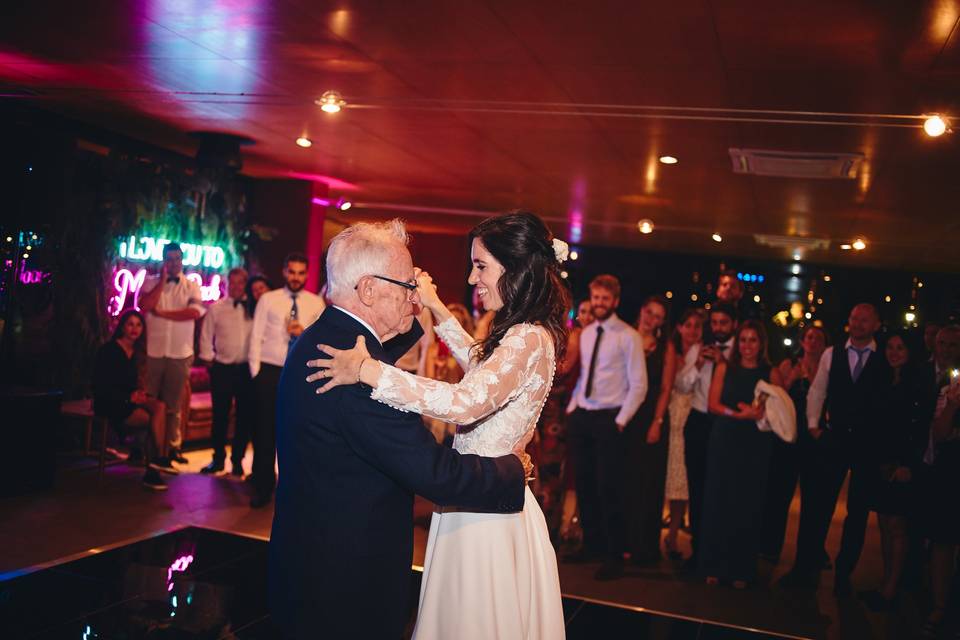 Baile con abuelo