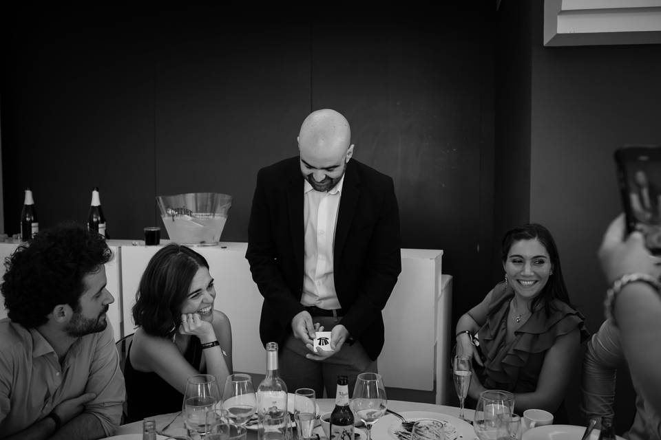 Magia de cerca en el banquete