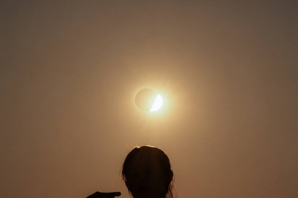 Novia en eclipse