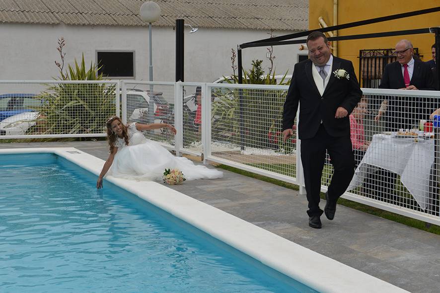 En la piscina