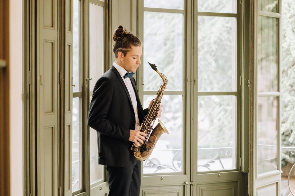 Saxofonista interpretó Peaches en una boda y es el sueño