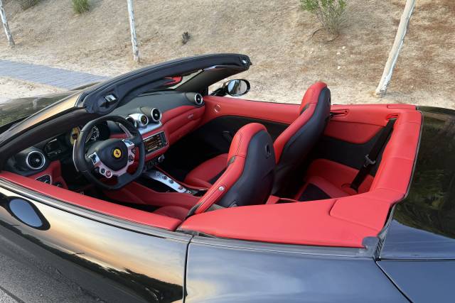 Ferrari California T 4