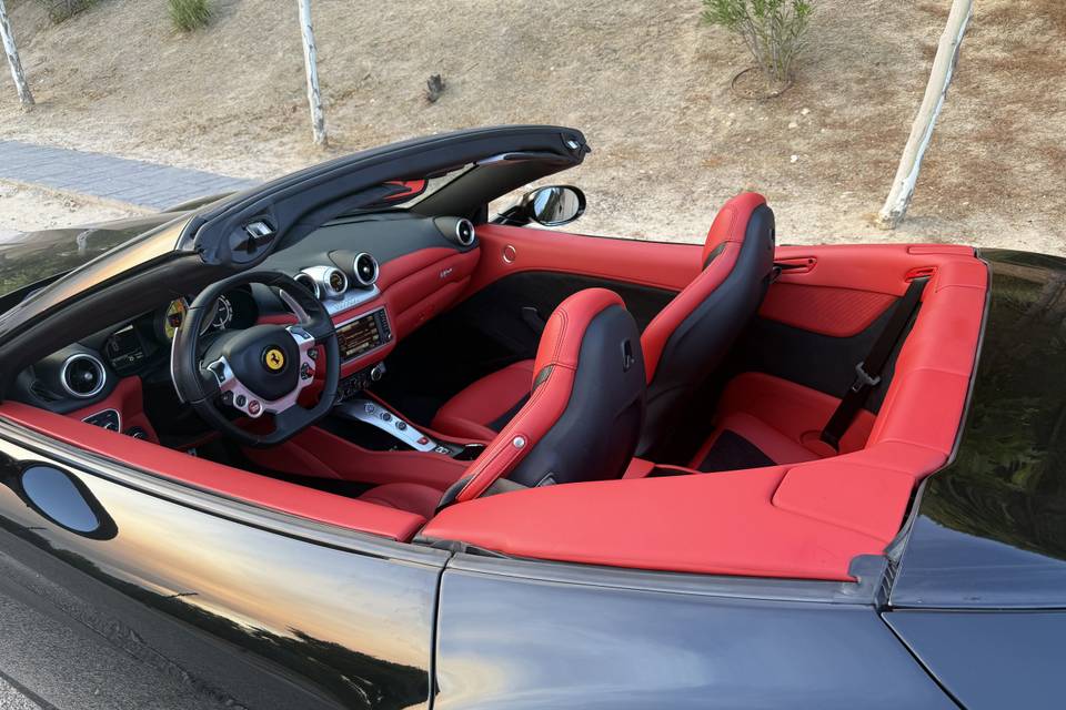 Ferrari California T 4