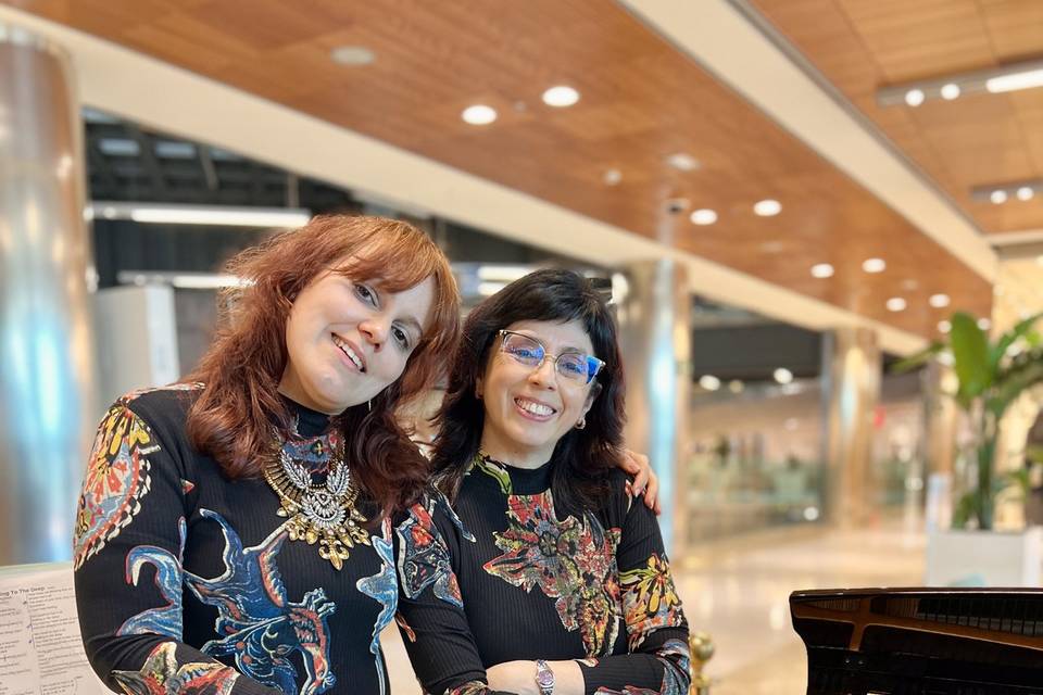 Tania (Voz) y Chus (piano)