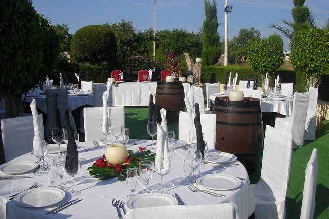 Banquete en los jardines