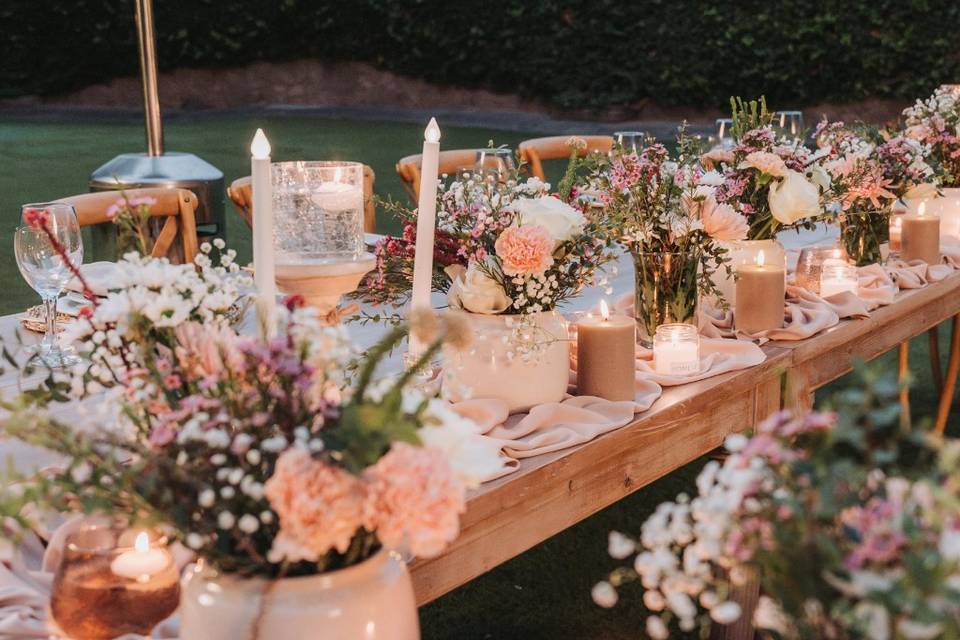 Mesas de invitados  mobiliario