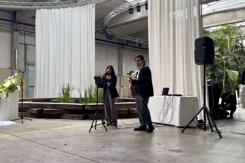 Dúo acústico en una ceremonia