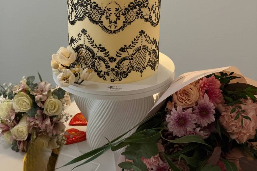 Sophisticate wedding cake