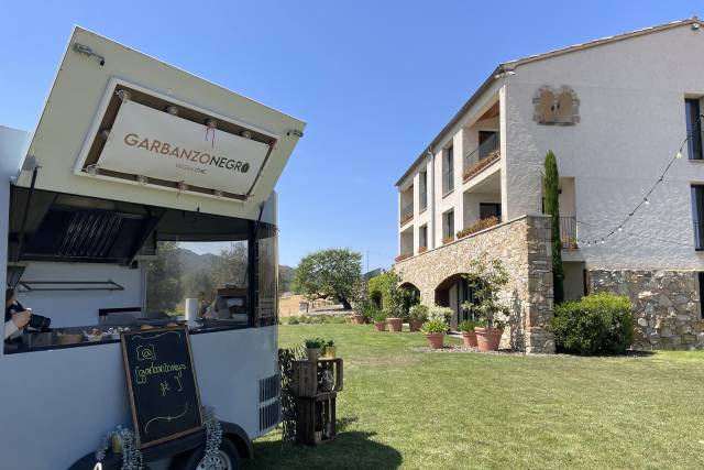 Garbanzo Negro Food Truck