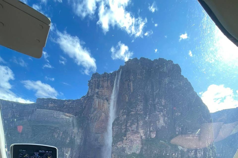 Sobrevolando: Salto del Ángel