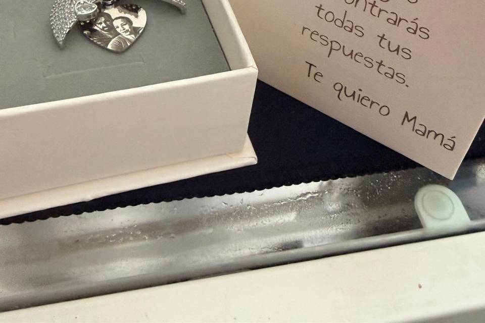 Colgante y caja personalizado