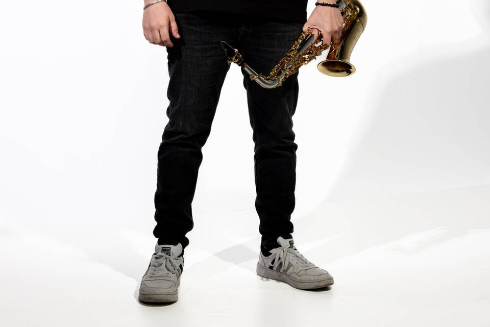 Sax, DJ & Percusión by Mario