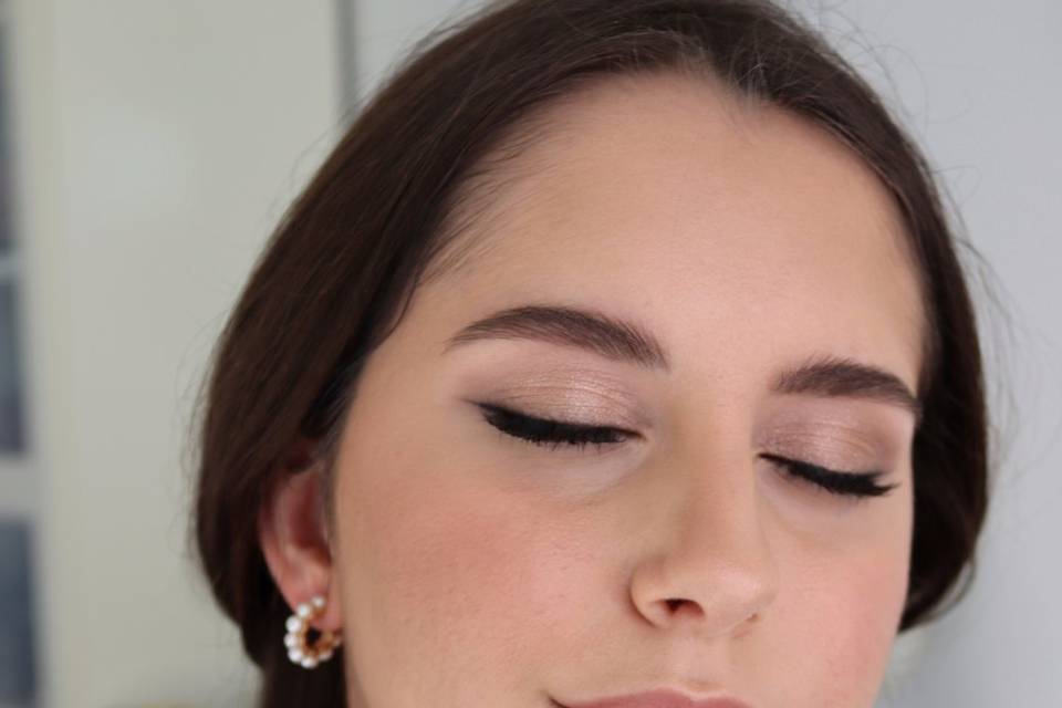 Maquillaje elegante de novia