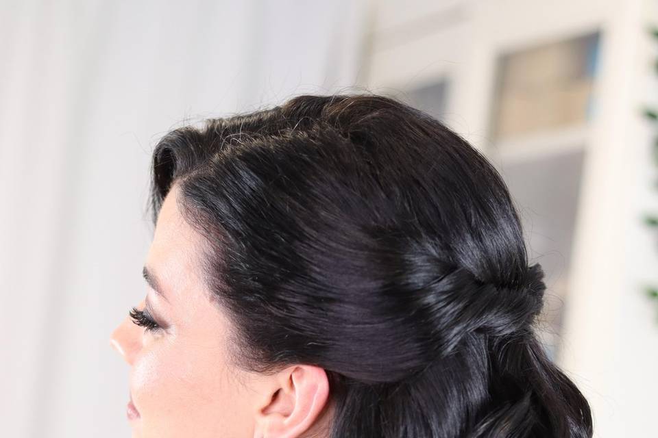 Maquillaje y peinado