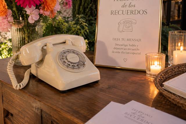TELÉFONO DE LOS RECUERDOS