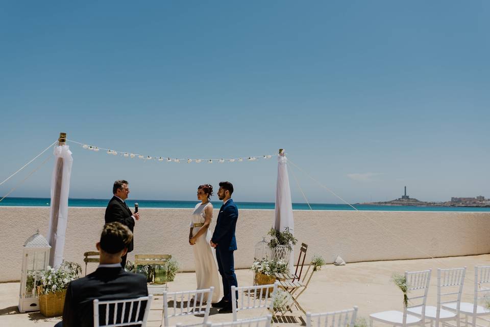 Bodas civiles frente al mar