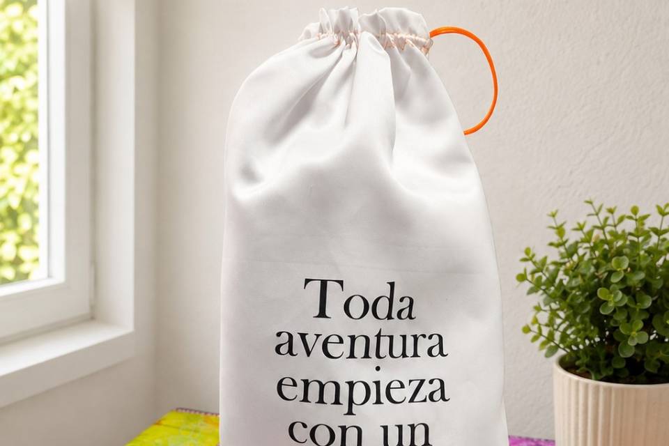Bolsa con cierre de cuerdas