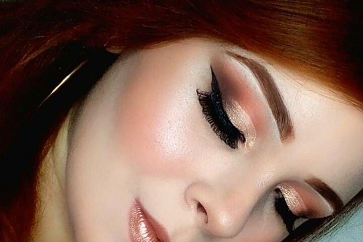 Bridal makeup peach