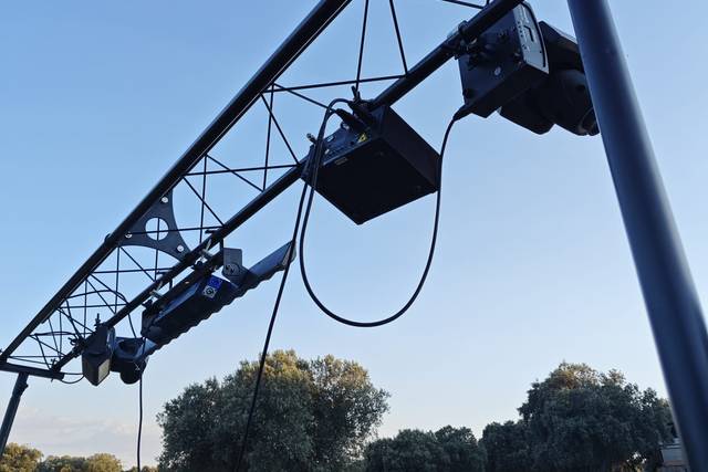 Truss con laser y Cabeza Móvil