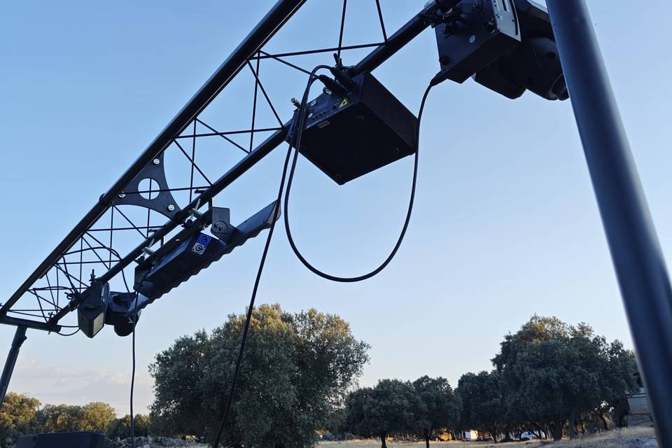 Truss con laser y Cabeza Móvil