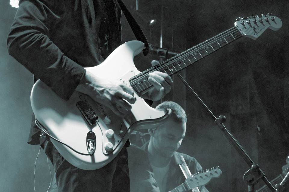 Pablo Rioz a la guitarra