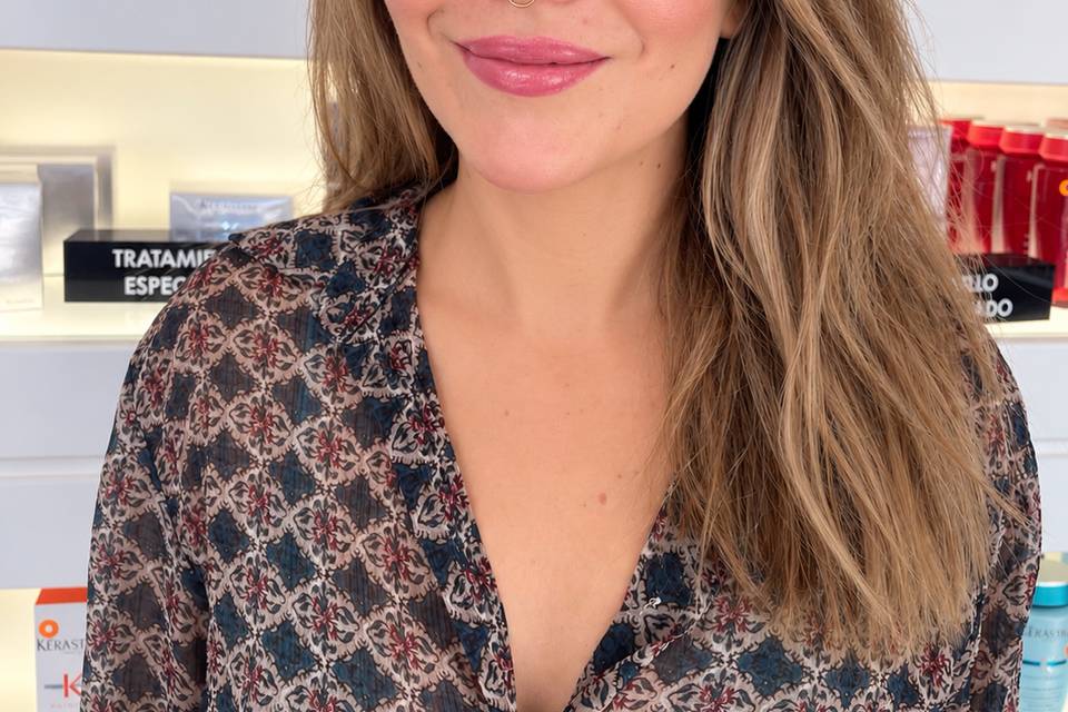 Dama de honor feliz