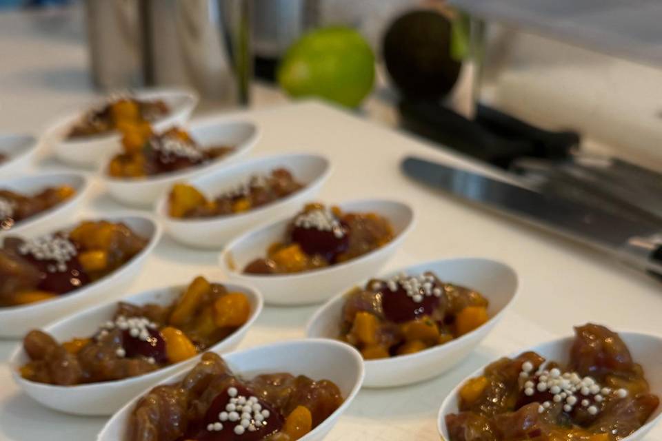 Tartar de atún y mango