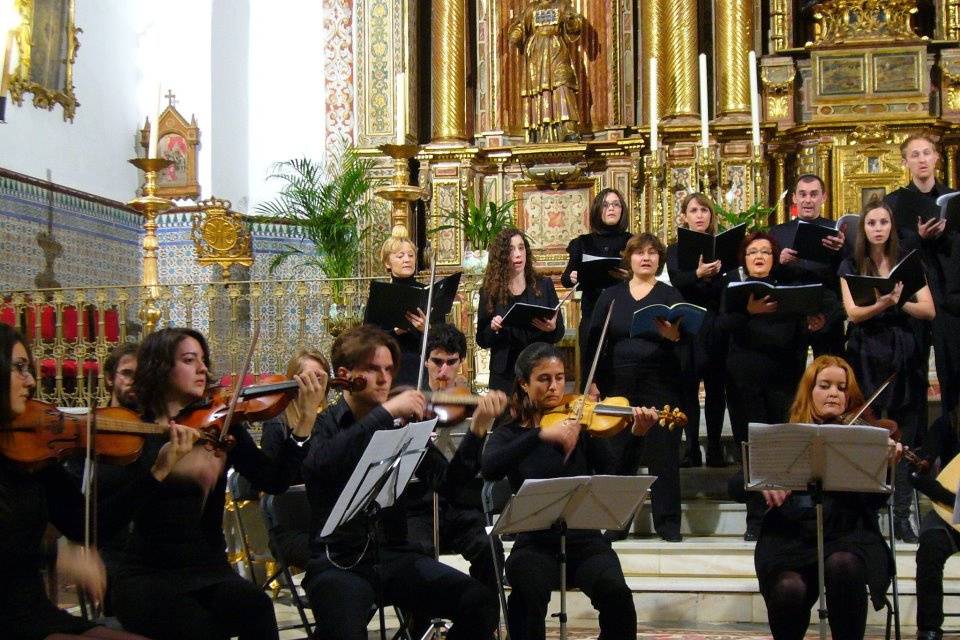 Raquel tocando el violín