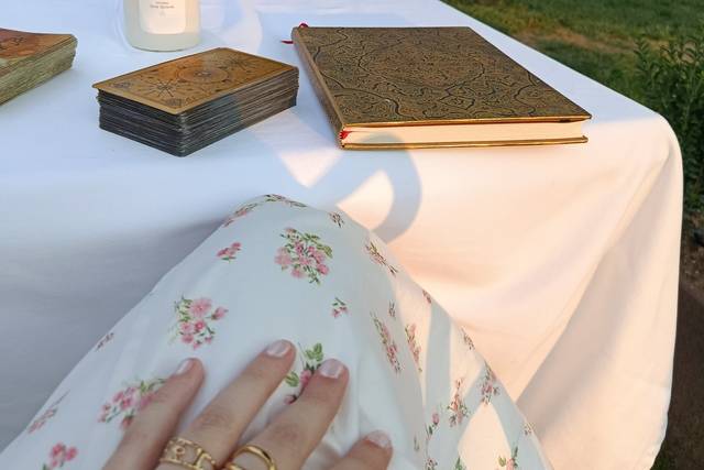 Mesa de tarot en el evento