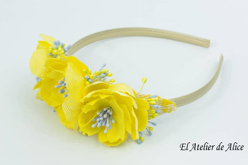 Diadema amarilla para niña