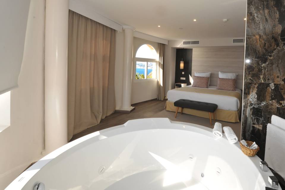 Jacuzzi Suite 252