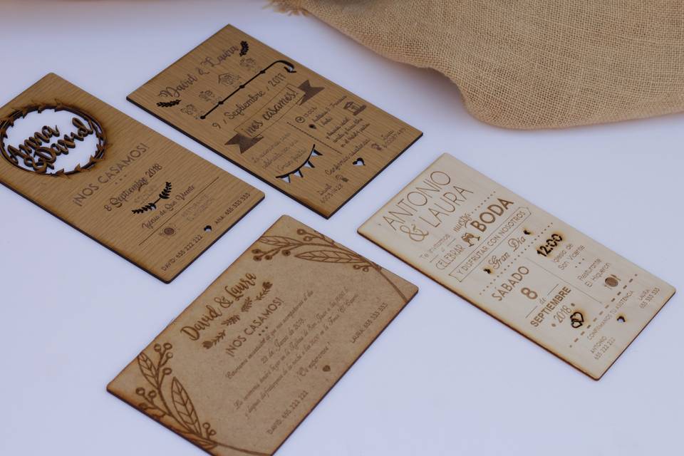 Invitación de boda de madera