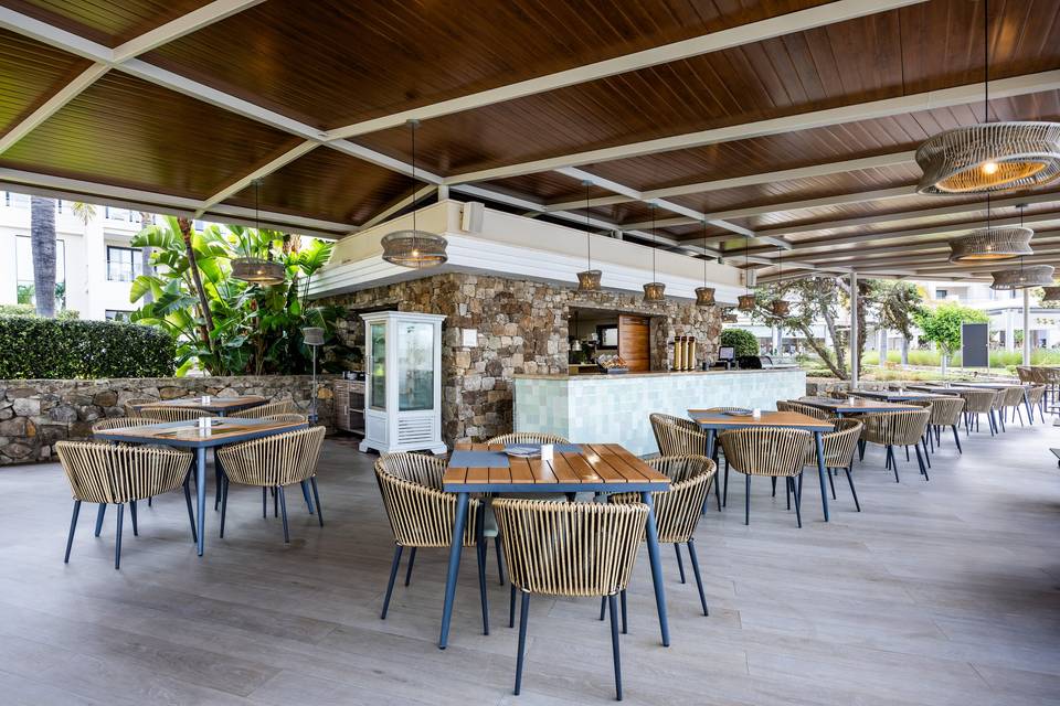 Pool Bar