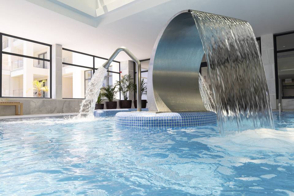 Zona Piscina Climatizada