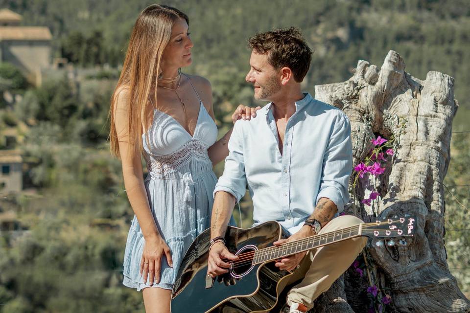 Eva Rovi y Xaviss Dueto