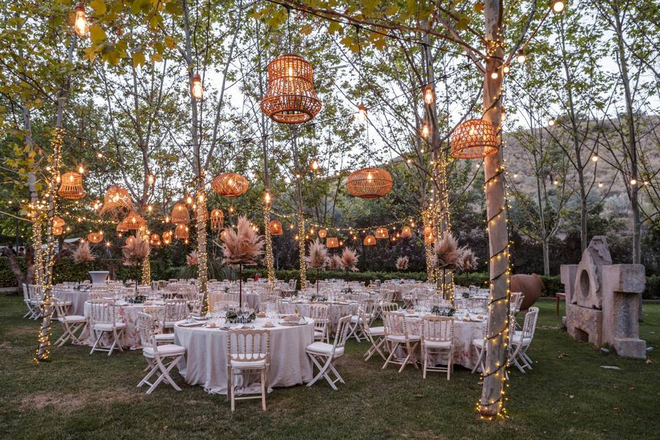 Cena en el jardín