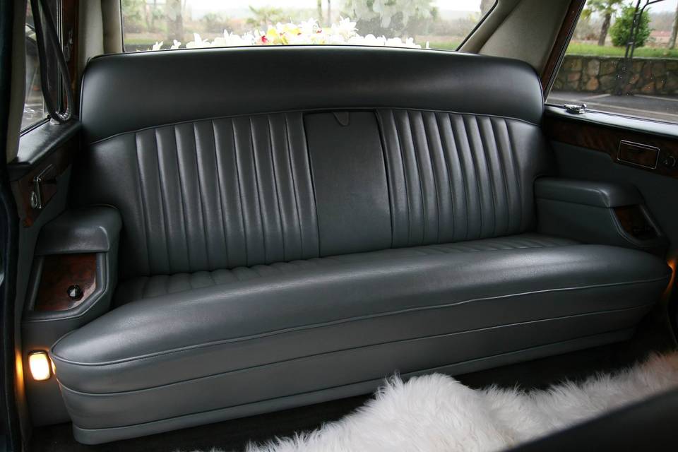 Daimler DS420 interior