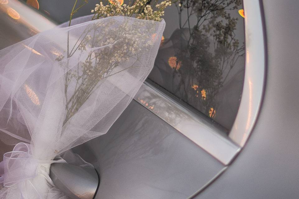 Detalle del coche de boda en ronda