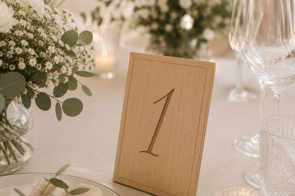 Meseros de madera para bodas