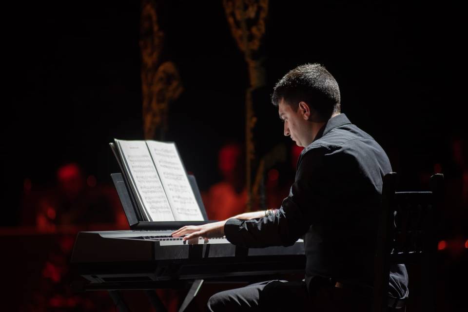 Elías Santiago Music
