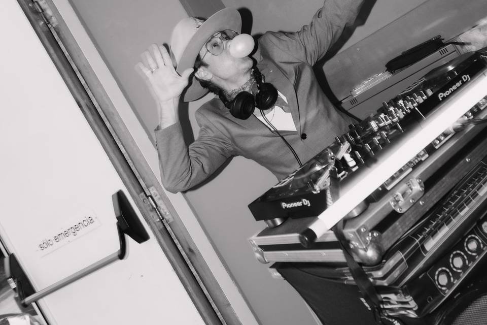 El DJ
