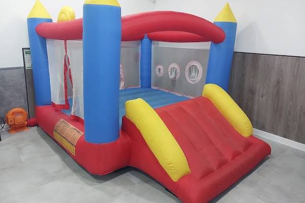 Sala Reuni2 castillo hinchable