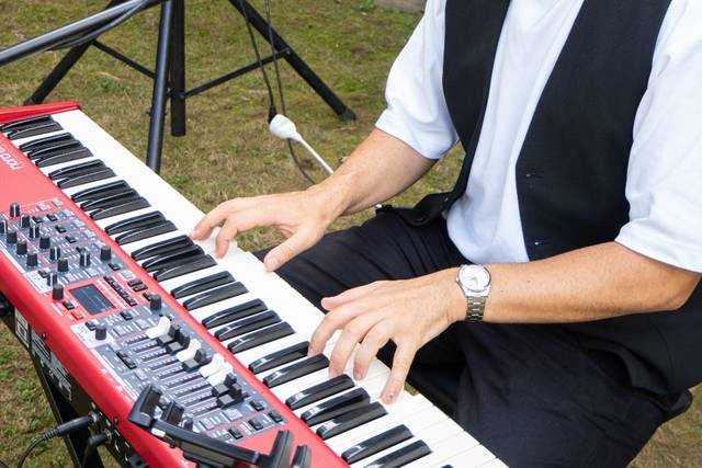 Antonio y piano