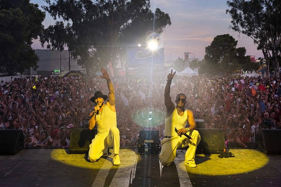 SHOW