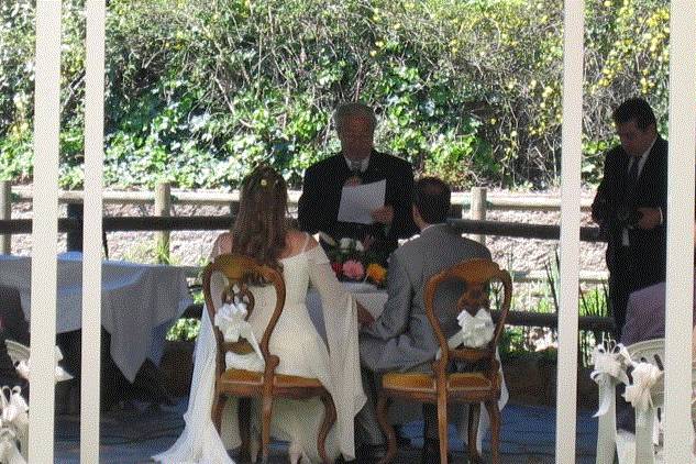 Boda en el jardín.GIF