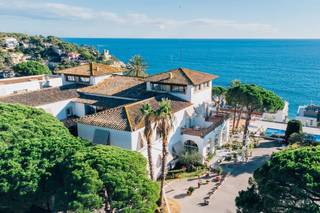 Hotel Roger de Flor by Seleqtta