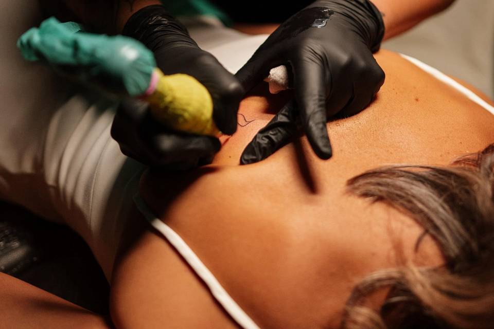 Tatuando