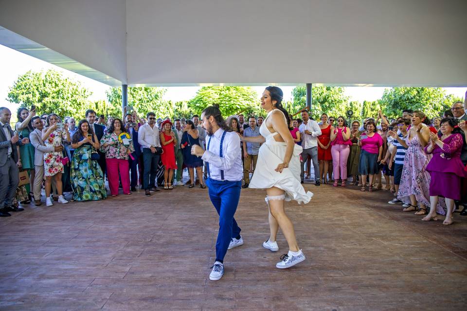 Abel y Gemma bailando swing